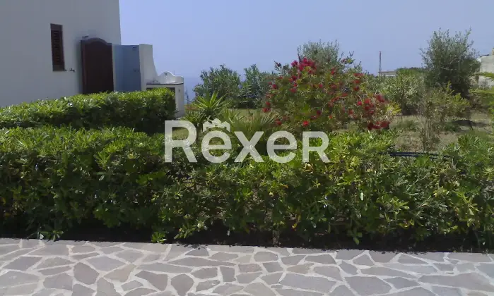 Rexer-Lipari-Villa-bifamiliare-in-via-Varisana-di-Sopra-a-Pianoconte-Lipari-Altro