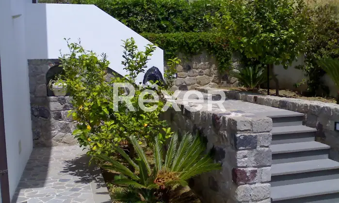 Rexer-Lipari-Casa-singola-in-vendita-in-via-Varisana-di-Sopra-a-Pianoconte-Lipari-Altro