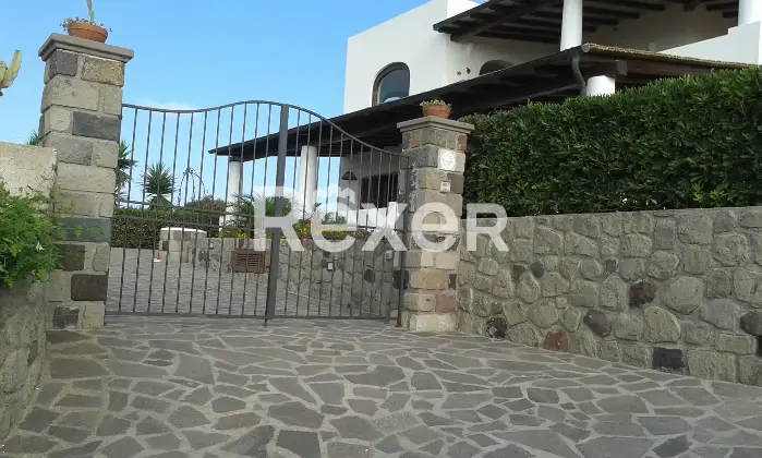 Rexer-Lipari-Villa-bifamiliare-in-via-Varisana-di-Sopra-a-Pianoconte-Lipari-Altro