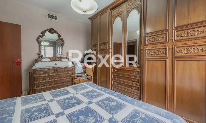 Rexer-Roma-Grazioso-Trilocale-con-terrazzo-panoramico-Camera-da-letto-matrimoniale