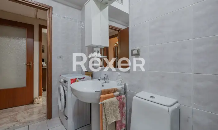 Rexer-Roma-Grazioso-Trilocale-con-terrazzo-panoramico-Bagno