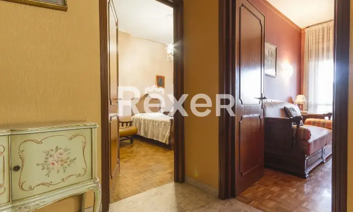 Rexer-Torino-Pentalocale-con-due-box-auto-Altro