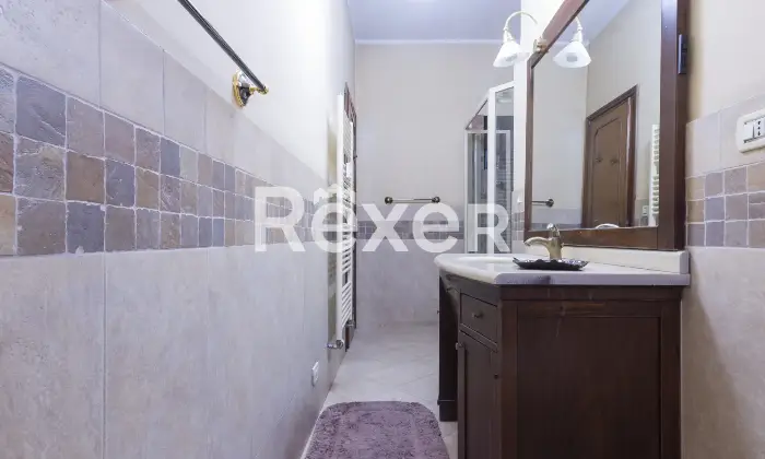 Rexer-Torino-Pentalocale-con-due-box-auto-Altro