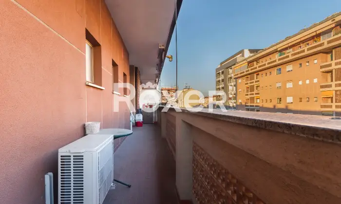 Rexer-Torino-Pentalocale-con-due-box-auto-Altro