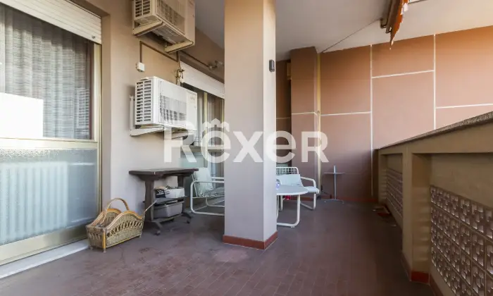 Rexer-Torino-Pentalocale-con-due-box-auto-Altro