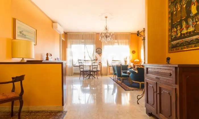 Rexer-Torino-Pentalocale-con-due-box-auto-Altro