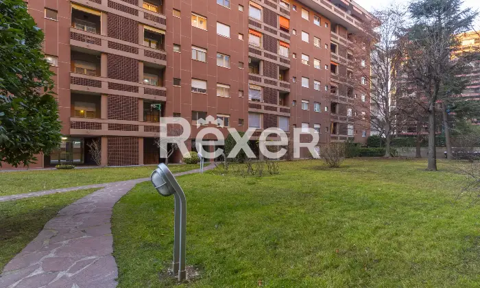 Rexer-Torino-Pentalocale-con-due-box-auto-Altro