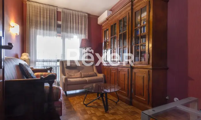 Rexer-Torino-Pentalocale-con-due-box-auto-Altro