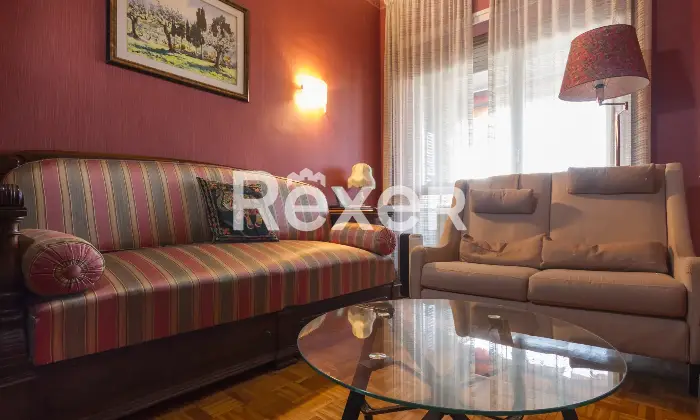 Rexer-Torino-Pentalocale-con-due-box-auto-Altro