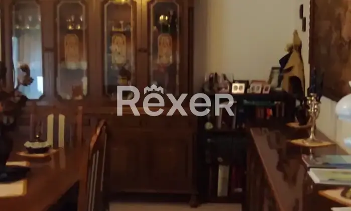 Rexer-Villa-Santa-Maria-Ampio-appartamento-con-doppio-ingresso-balconi-e-posto-auto-in-piccolo-stabile-Altro
