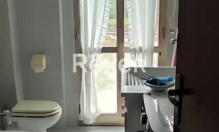 Rexer-Villa-Santa-Maria-Ampio-appartamento-con-doppio-ingresso-balconi-e-posto-auto-in-piccolo-stabile-Altro