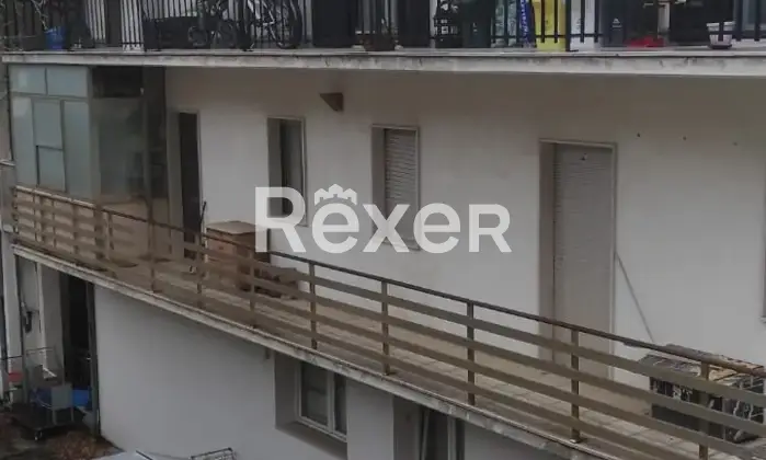 Rexer-Villa-Santa-Maria-Ampio-appartamento-con-doppio-ingresso-balconi-e-posto-auto-in-piccolo-stabile-Altro