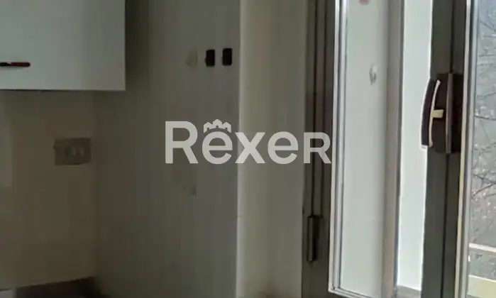 Rexer-Villa-Santa-Maria-Ampio-appartamento-con-doppio-ingresso-balconi-e-posto-auto-in-piccolo-stabile-Altro