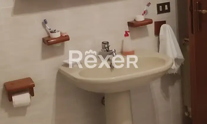 Rexer-Villa-Santa-Maria-Ampio-appartamento-con-doppio-ingresso-balconi-e-posto-auto-in-piccolo-stabile-Altro