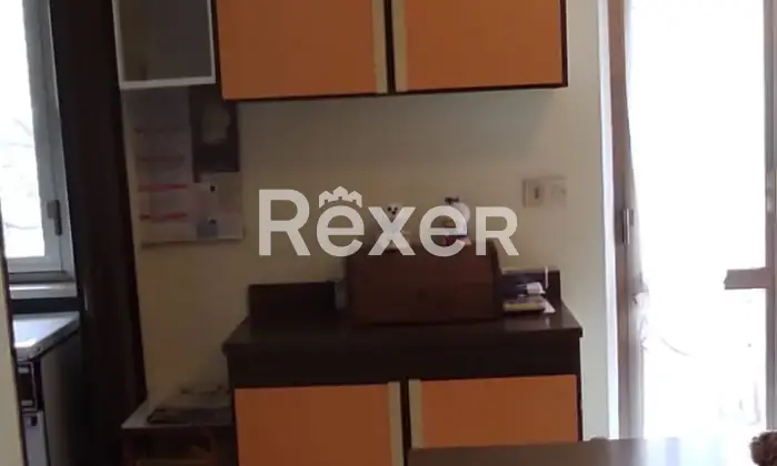 Rexer-Villa-Santa-Maria-Ampio-appartamento-con-doppio-ingresso-balconi-e-posto-auto-in-piccolo-stabile-Altro