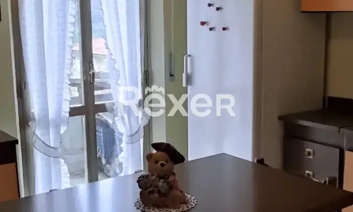 Rexer-Villa-Santa-Maria-Ampio-appartamento-con-doppio-ingresso-balconi-e-posto-auto-in-piccolo-stabile-Altro