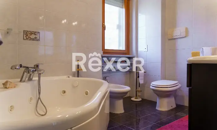 Rexer-Salerno-Ampio-appartamento-con-terrazzi-e-box-doppio-in-parco-privato-Altro