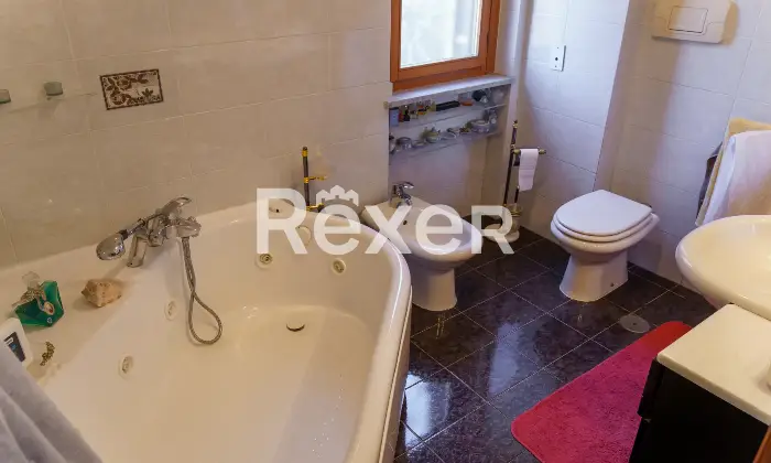 Rexer-Salerno-Ampio-appartamento-con-terrazzi-e-box-doppio-in-parco-privato-Altro