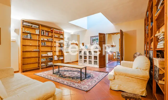 Rexer-Firenze-Firenze-centro-storicoSanto-Ambrogio-ultimo-piano-Altro