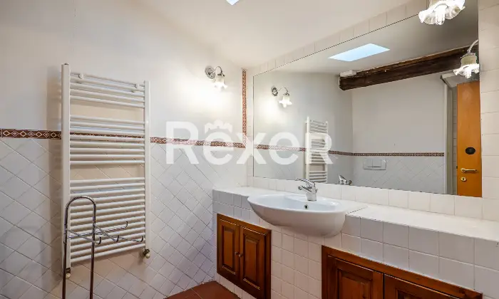 Rexer-Firenze-Firenze-centro-storicoSanto-Ambrogio-ultimo-piano-Altro