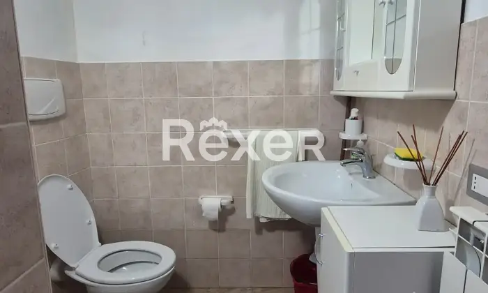 Rexer-Schiavi-di-Abruzzo-Casa-nel-cuore-del-centro-storico-di-Schiavi-di-Abruzzo-Bagno-di-servizio