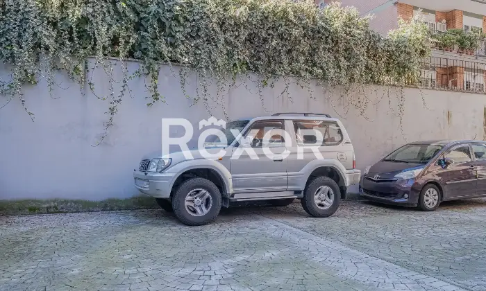 Rexer-Roma-Appio-ClaudioQuadrilocale-con-posto-auto-e-cantina-Altro