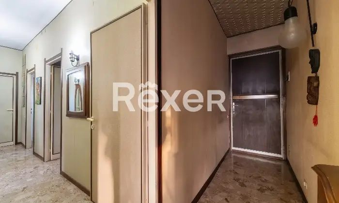 Rexer-Milano-Quattro-locali-con-cantina-e-posto-auto-Altro