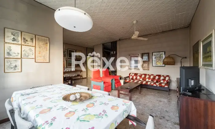 Rexer-Milano-Quattro-locali-con-cantina-e-posto-auto-Altro