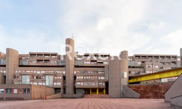 Rexer-Milano-Quattro-locali-con-cantina-e-posto-auto-Altro