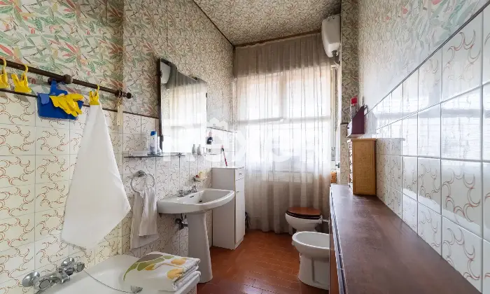 Rexer-Milano-Quattro-locali-con-cantina-e-posto-auto-Altro