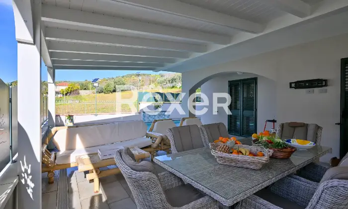 Rexer-Falerna-Marina-Villa-a-schiera-di-recente-costruzione-con-piscina-giardino-e-finiture-moderne-Altro