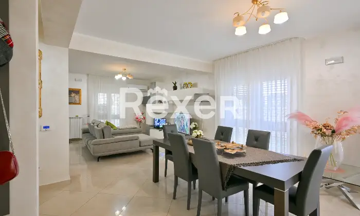 Rexer-Falerna-Marina-Villa-a-schiera-di-recente-costruzione-con-piscina-giardino-e-finiture-moderne-Altro