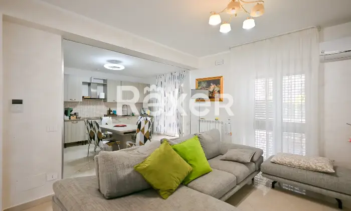 Rexer-Falerna-Marina-Villa-a-schiera-di-recente-costruzione-con-piscina-giardino-e-finiture-moderne-Altro