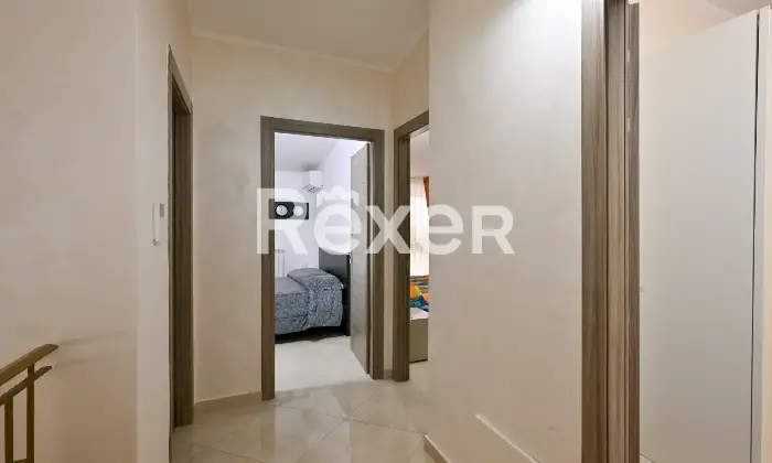 Rexer-Falerna-Marina-Villa-a-schiera-di-recente-costruzione-con-piscina-giardino-e-finiture-moderne-Altro