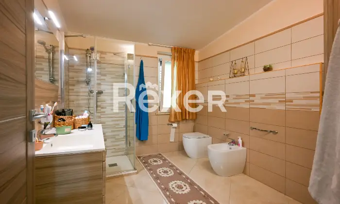 Rexer-Falerna-Marina-Villa-a-schiera-di-recente-costruzione-con-piscina-giardino-e-finiture-moderne-Altro