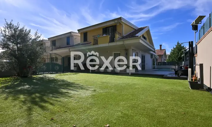 Rexer-Falerna-Marina-Villa-a-schiera-di-recente-costruzione-con-piscina-giardino-e-finiture-moderne-Altro