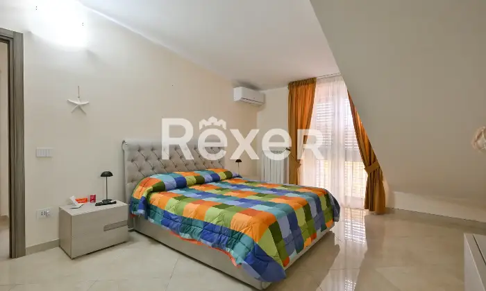 Rexer-Falerna-Marina-Villa-a-schiera-di-recente-costruzione-con-piscina-giardino-e-finiture-moderne-Altro