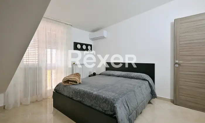 Rexer-Falerna-Marina-Villa-a-schiera-di-recente-costruzione-con-piscina-giardino-e-finiture-moderne-Altro