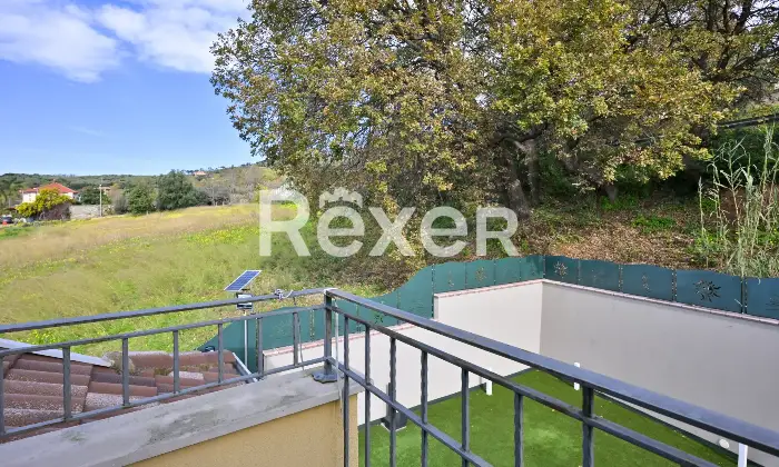 Rexer-Falerna-Marina-Villa-a-schiera-di-recente-costruzione-con-piscina-giardino-e-finiture-moderne-Altro