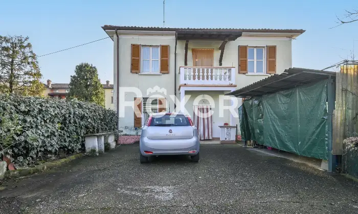 Rexer-Mariano-al-Brembo-Villa-singola-su-due-livelli-con-giardino-di-propriet-Altro
