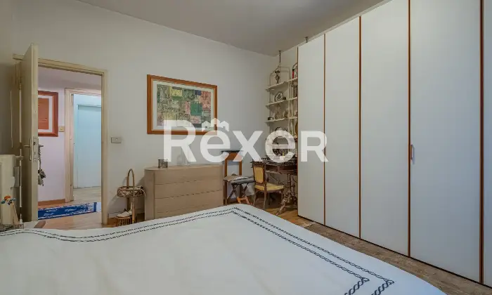 Rexer-Roma-Ampia-metratura-con-terrazzo-panoramico-Altro