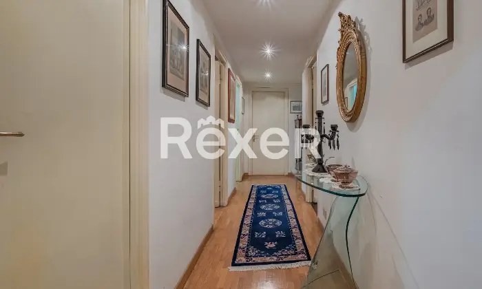 Rexer-Roma-Ampia-metratura-con-terrazzo-panoramico-Altro