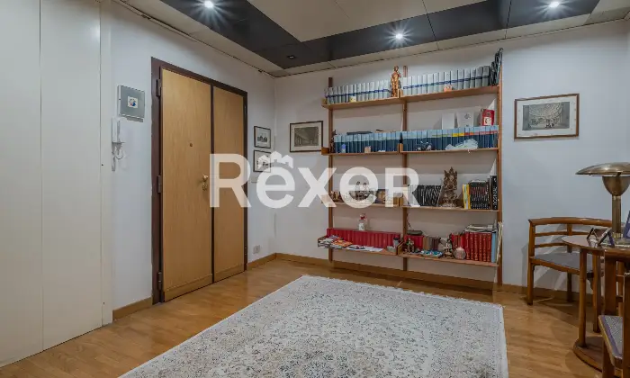 Rexer-Roma-Ampia-metratura-con-terrazzo-panoramico-Altro