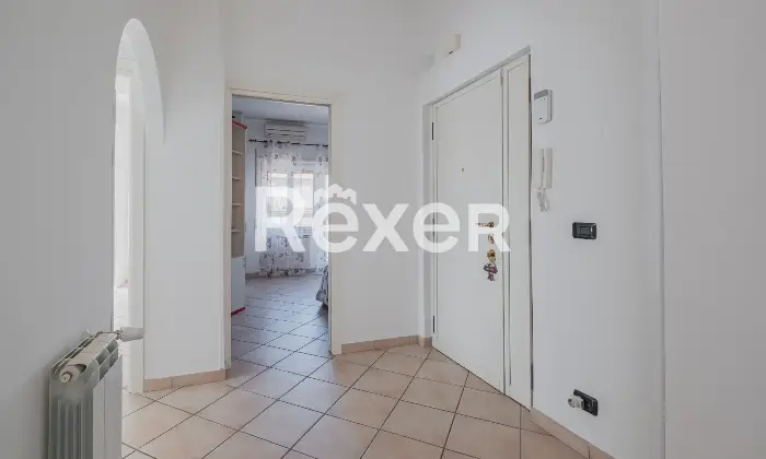 Rexer-Roma-Centocelle-Via-dei-Noci-luminoso-terzo-piano-ristrutturato-Altro