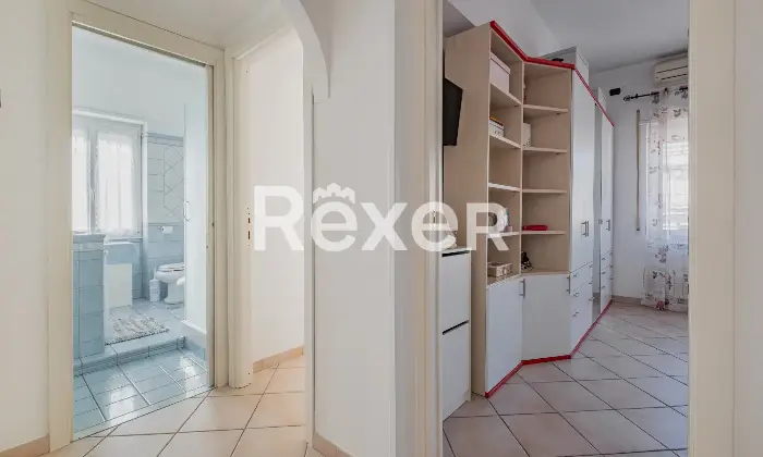 Rexer-Roma-Centocelle-Via-dei-Noci-luminoso-terzo-piano-ristrutturato-Altro