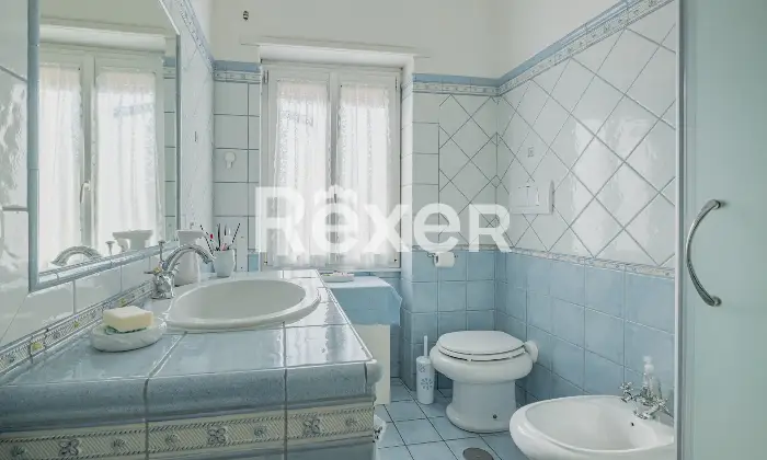 Rexer-Roma-Centocelle-Via-dei-Noci-luminoso-terzo-piano-ristrutturato-Altro