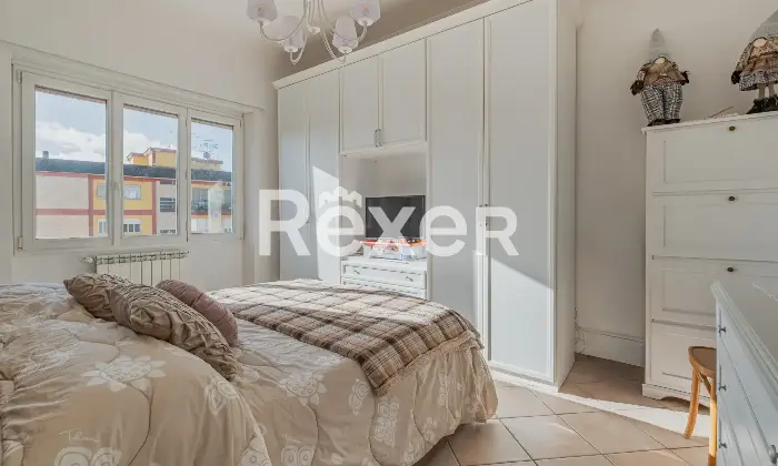 Rexer-Roma-Centocelle-Via-dei-Noci-luminoso-terzo-piano-ristrutturato-Altro