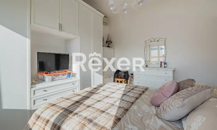 Rexer-Roma-Centocelle-Via-dei-Noci-luminoso-terzo-piano-ristrutturato-Altro