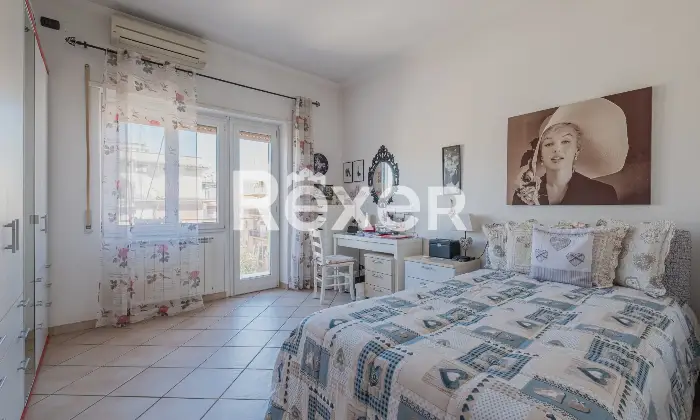 Rexer-Roma-Centocelle-Via-dei-Noci-luminoso-terzo-piano-ristrutturato-Altro