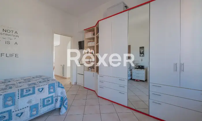 Rexer-Roma-Centocelle-Via-dei-Noci-luminoso-terzo-piano-ristrutturato-Altro